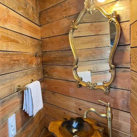 La Dans Les Arbres - Les Pieds Dans Le Pre Domek alpejski *