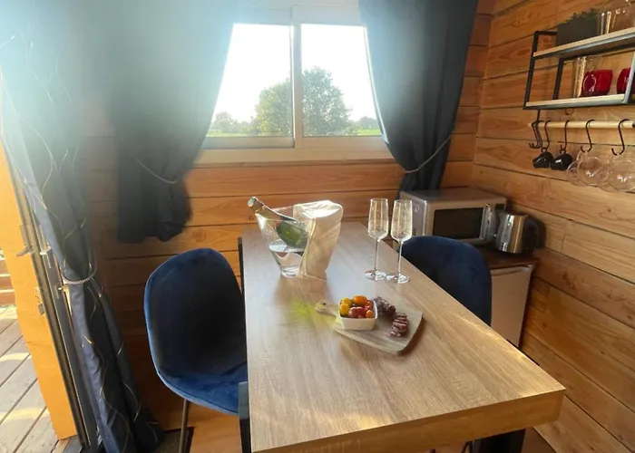 La Dans Les Arbres - Les Pieds Dans Le Pre Alpstuga *